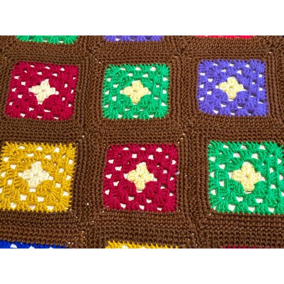 Large crocheted granny square blanket multicolored Size 106" x 90" - Picture 4 of 5